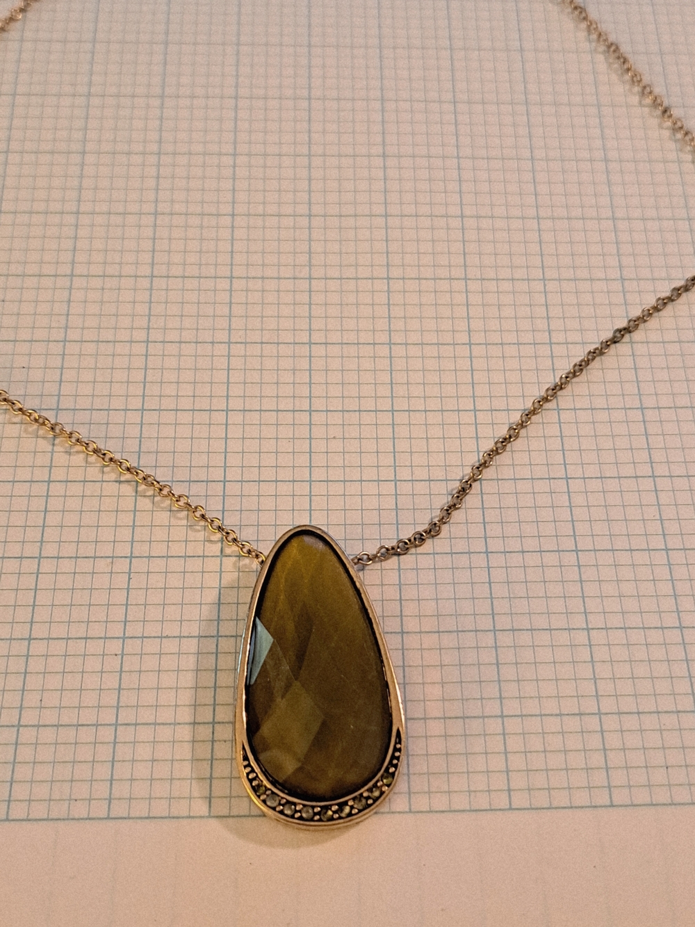 Liz Claiborne Gold-Tone Teardrop Olive Green Stone Pendant Necklace - Picture 4 of 7